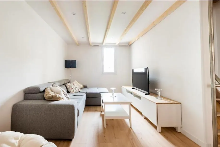 Ferienwohnung {St Fee Sur Les Toits} * Plein Centre Marseille * Clim