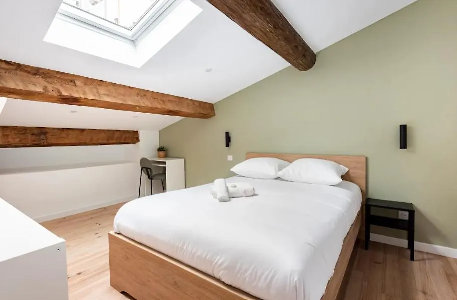 Ferienwohnung {St Fee Sur Les Toits} * Plein Centre Marseille * Clim Apartment